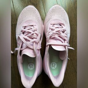 LULULEMON CHARGEFEEL WORKOUT SHOES